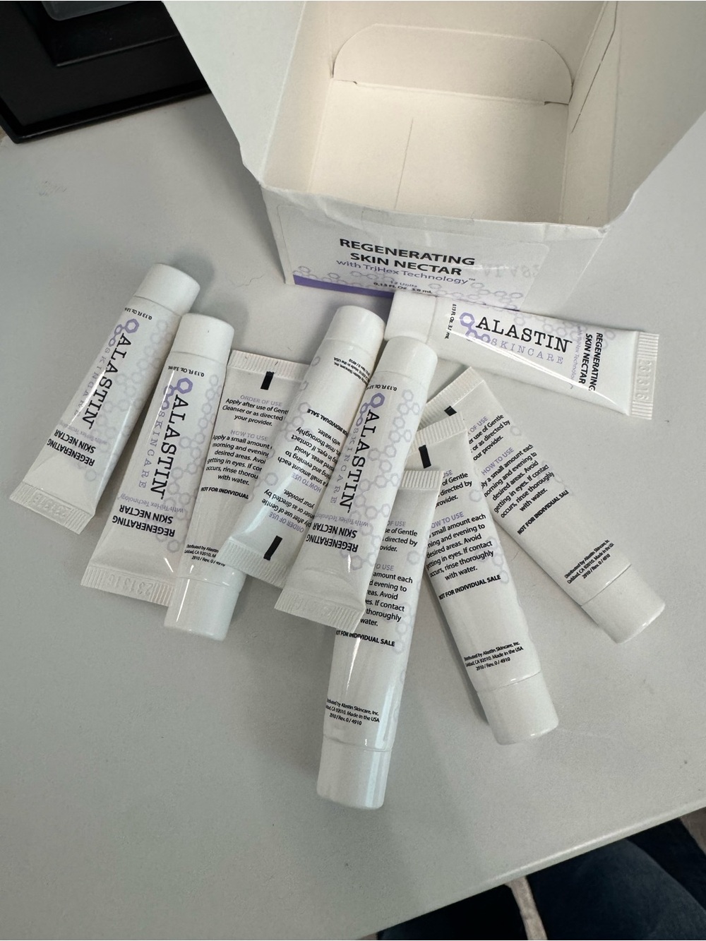 Lot of Alastin Regenerating Skin Nectar & C-radical samples - Picture 4 of 6